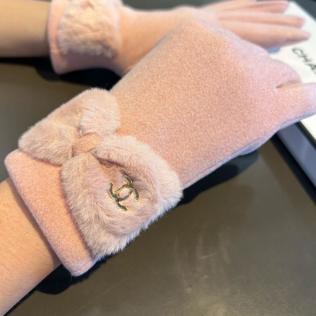 GLOVES IN ROSE PINK WOOL WITH RABBIT FUR 456298 mysite
