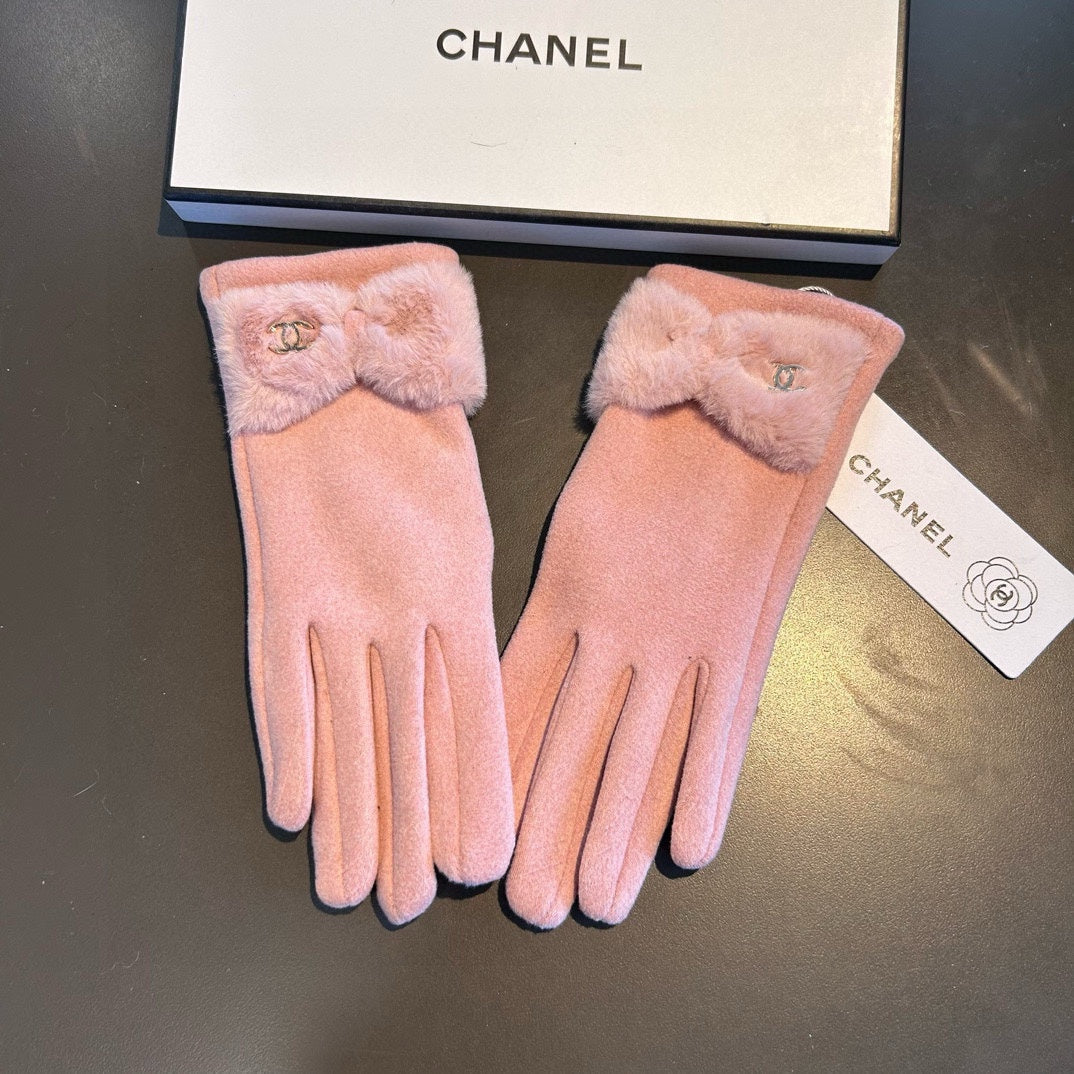 GLOVES IN ROSE PINK WOOL WITH RABBIT FUR 456298 mysite