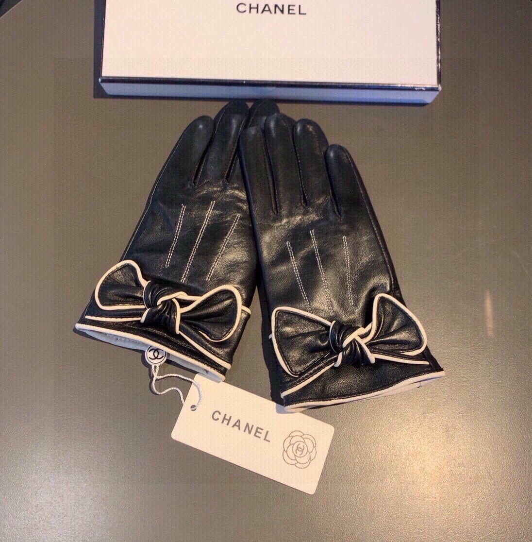 GLOVES IN BLACK LAMBSKIN 462262 mysite