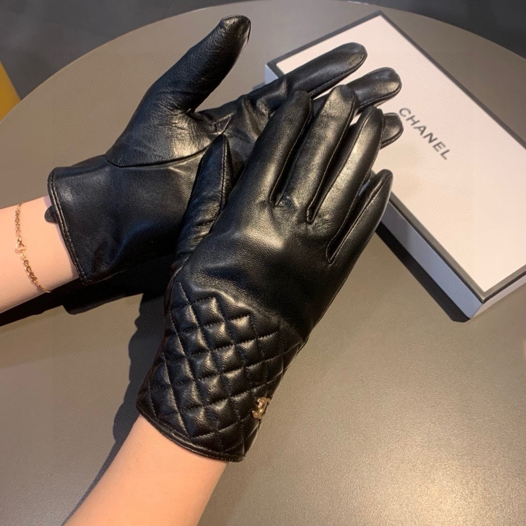 GLOVES IN BLACK LAMBSKIN WITH GOLD LOGO 462263 mysite