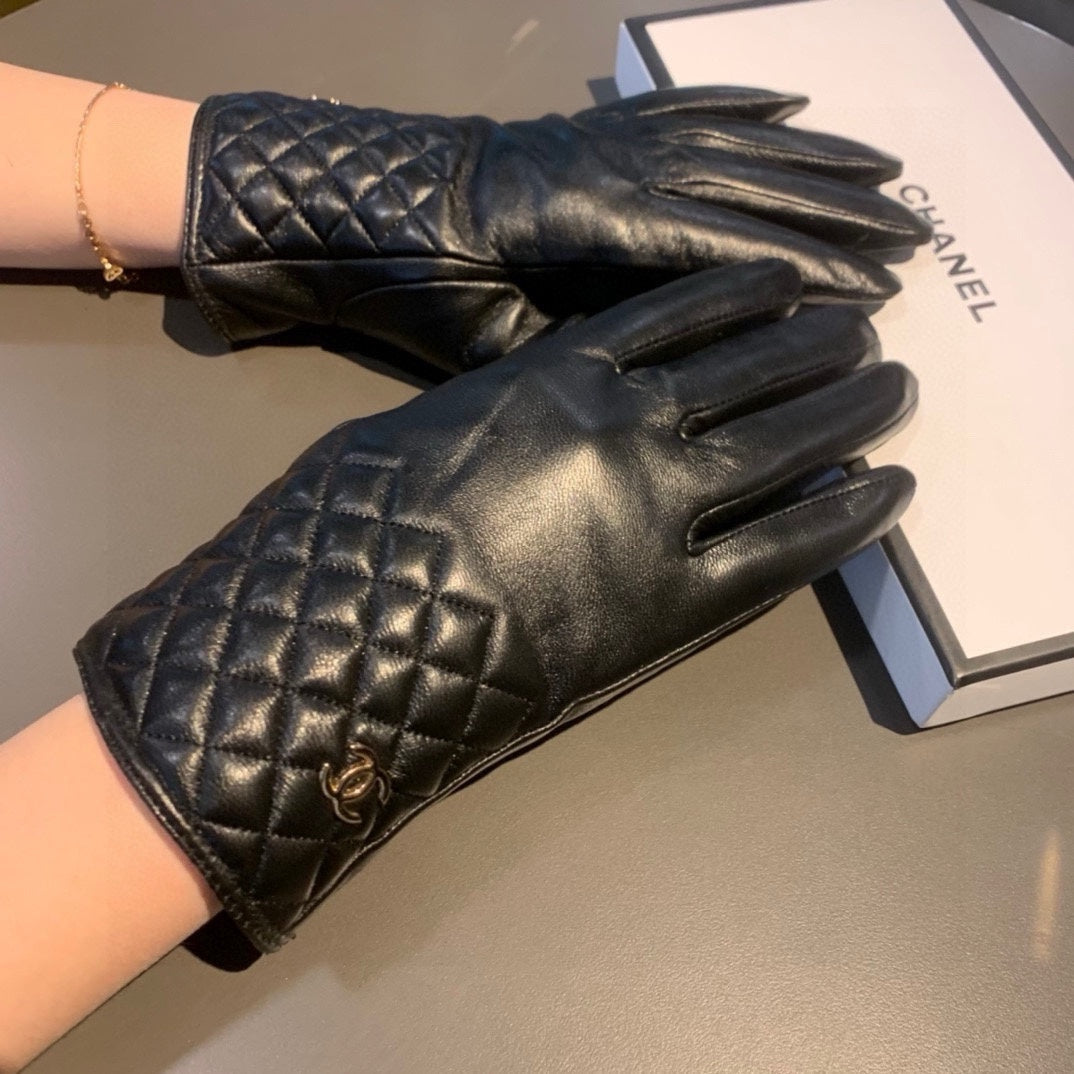 GLOVES IN BLACK LAMBSKIN WITH GOLD LOGO 462263 mysite