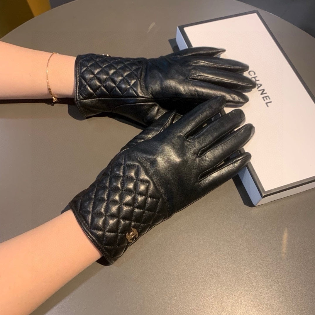 GLOVES IN BLACK LAMBSKIN WITH GOLD LOGO 462263 mysite