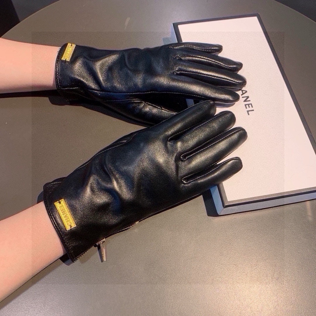 TOUCHSCREEN GLOVES IN BLACK LAMBSKIN WITH GOLD LOGO 462271 mysite