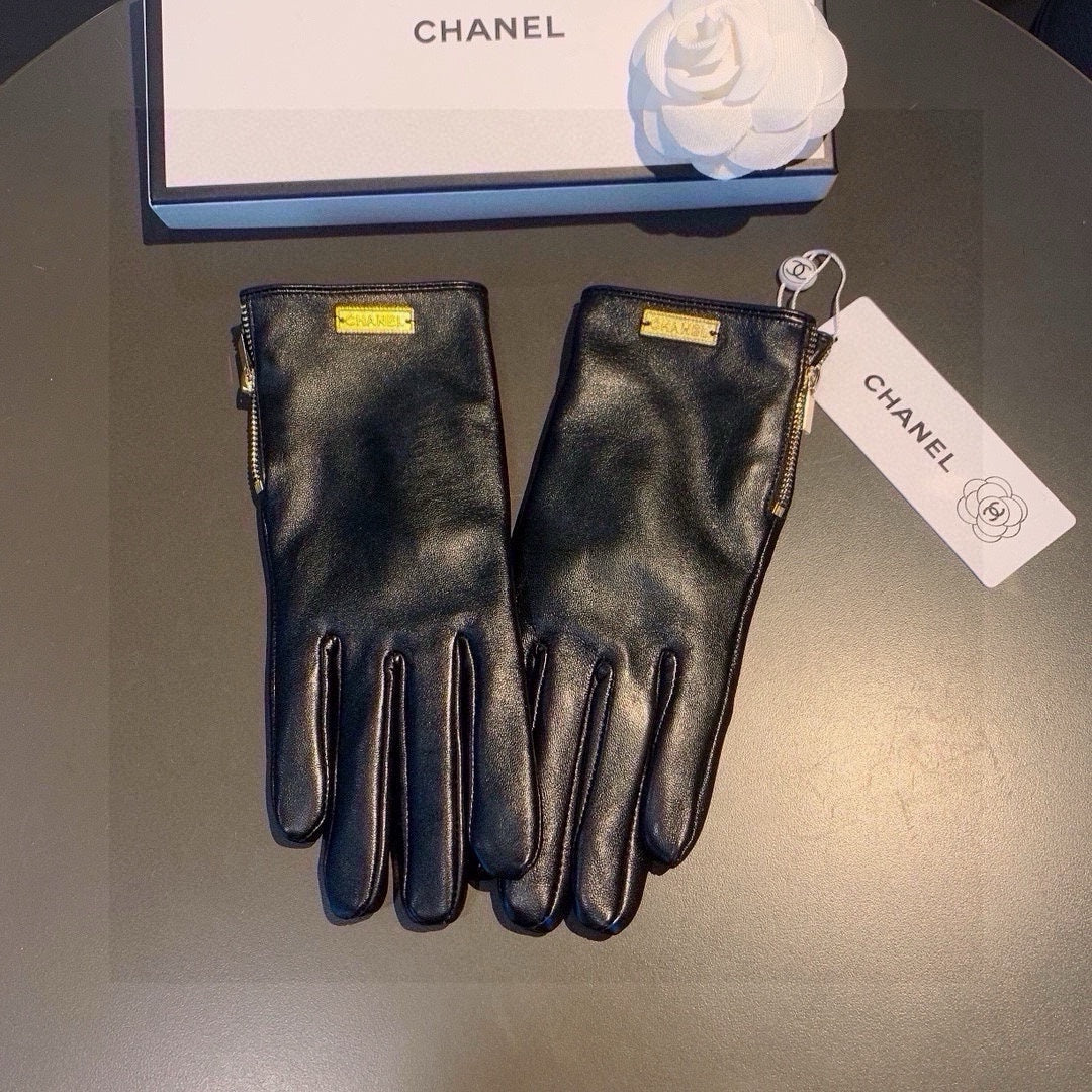TOUCHSCREEN GLOVES IN BLACK LAMBSKIN WITH GOLD LOGO 462271 mysite