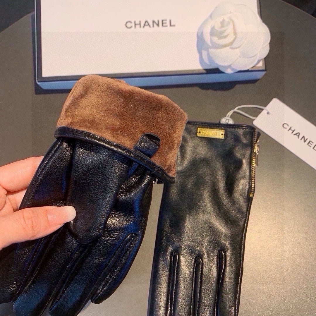 TOUCHSCREEN GLOVES IN BLACK LAMBSKIN WITH GOLD LOGO 462271 mysite