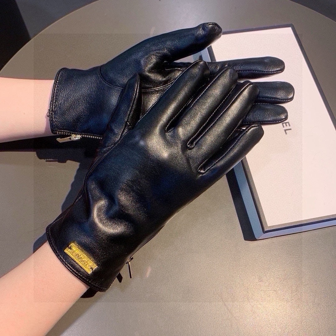TOUCHSCREEN GLOVES IN BLACK LAMBSKIN WITH GOLD LOGO 462271 mysite