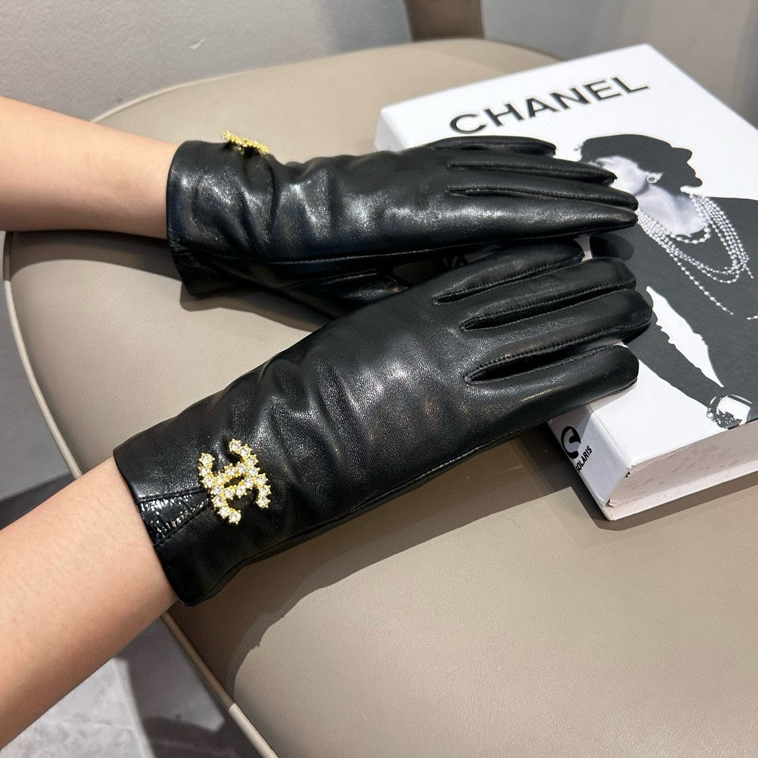 TOUCHSCREEN GLOVES IN BLACK LAMBSKIN WITH GOLD LOGO 462272 mysite
