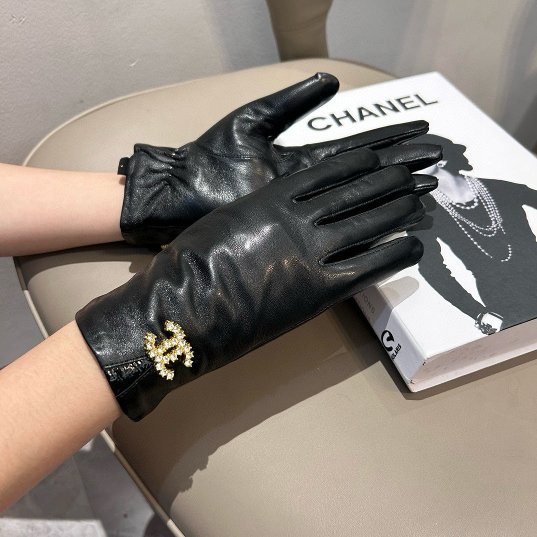 TOUCHSCREEN GLOVES IN BLACK LAMBSKIN WITH GOLD LOGO 462272 mysite
