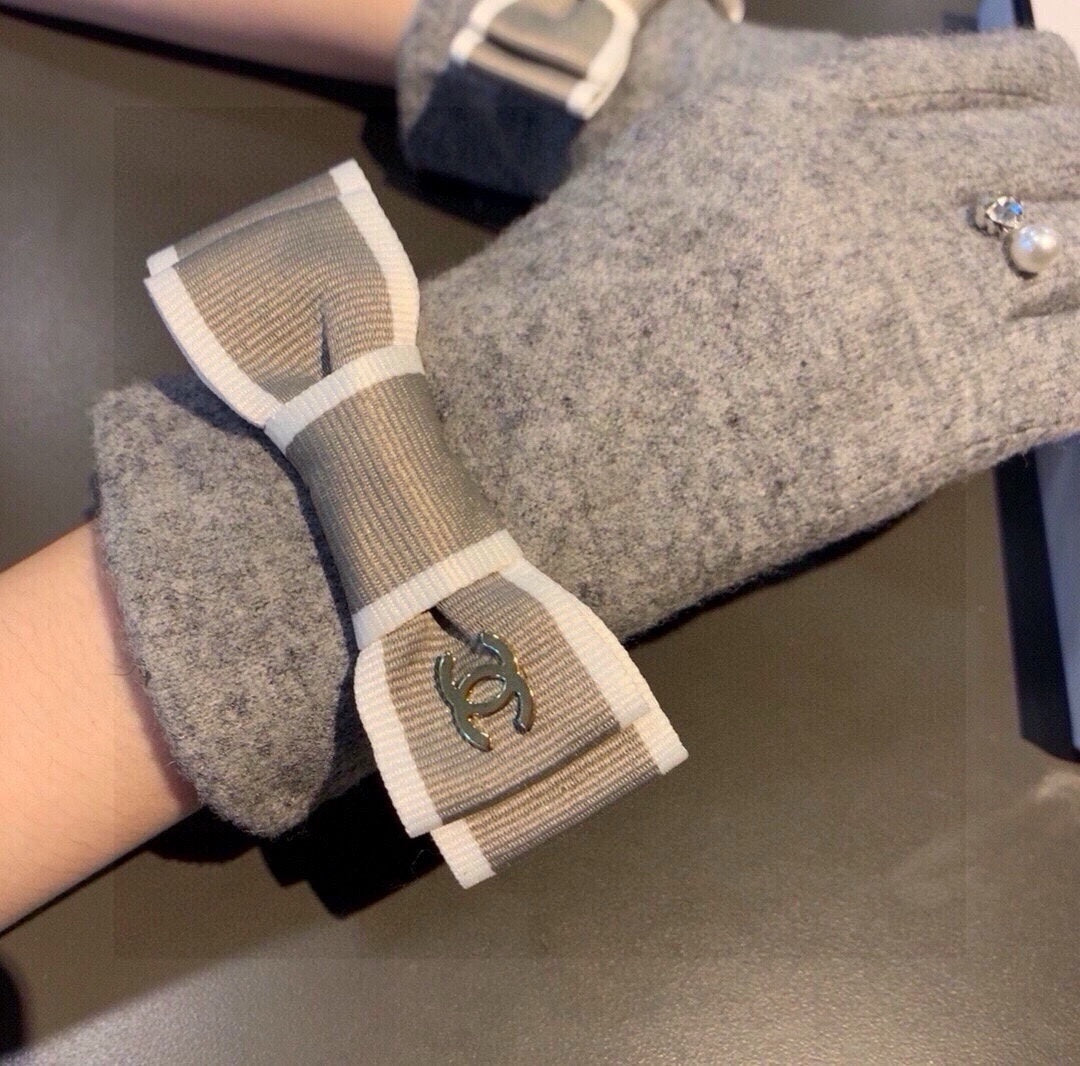 CC GLOVES IN PALE GRAY WOOL WITH BOW 463856 mysite