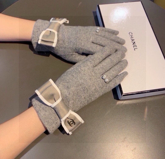 CC GLOVES IN PALE GRAY WOOL WITH BOW 463856 mysite