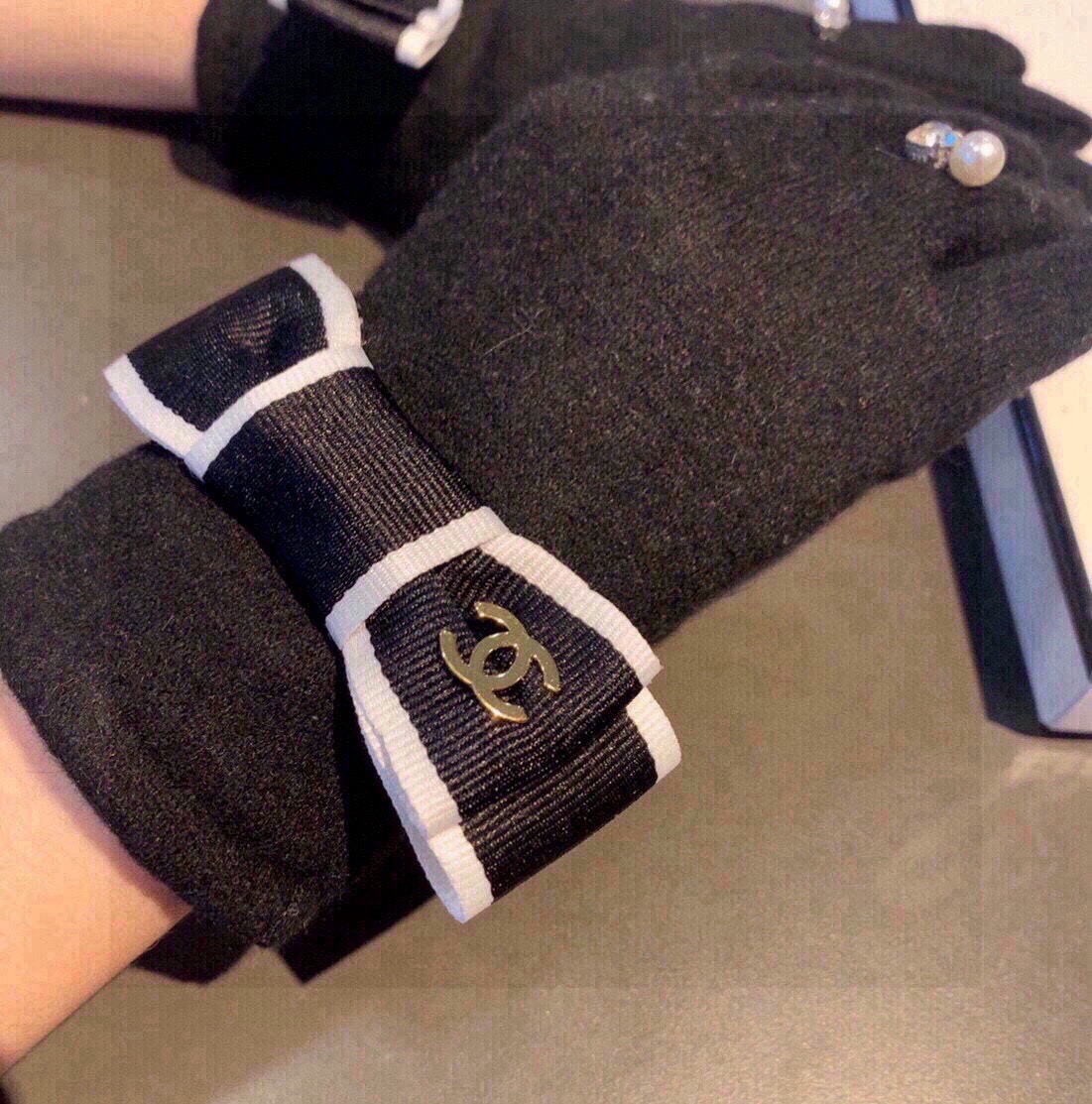 CC GLOVES IN BLACK WOOL WITH BOW 463857 mysite