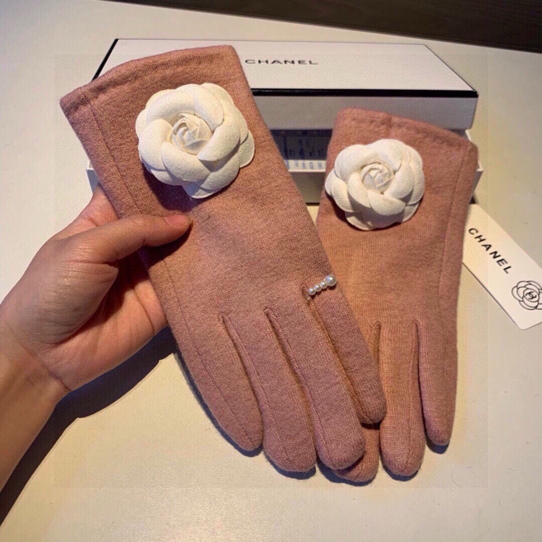 GLOVES IN CREPE PINK WOOL WITH LARGE WHITE FLOWER 464992 mysite