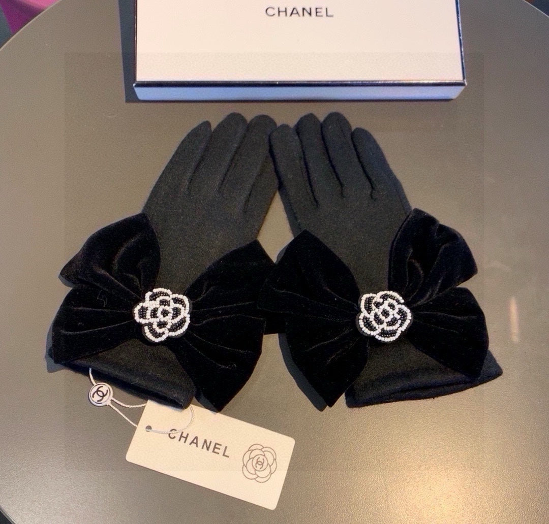 GLOVES IN BLACK WOOL WITH LARGE BOW 464996 mysite