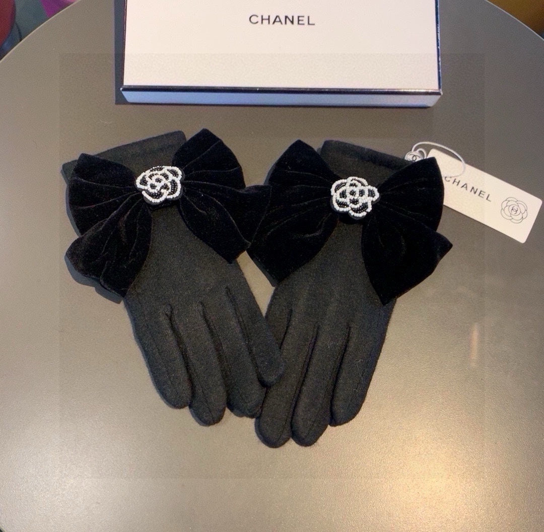 GLOVES IN BLACK WOOL WITH LARGE BOW 464996 mysite