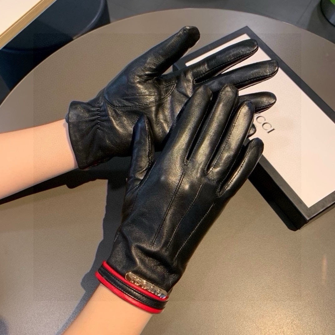 GLOVES IN BLACK MIX RED LAMBSKIN AND LAMB FUR LINING 467970 mysite