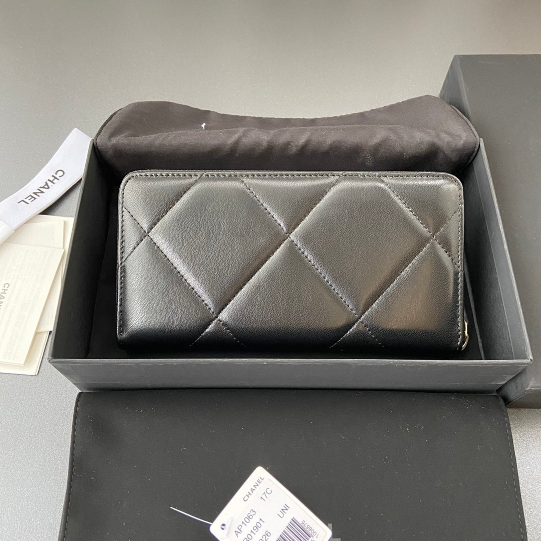 CC 19 Zipped Wallet 19cm Black Calfskin mysite