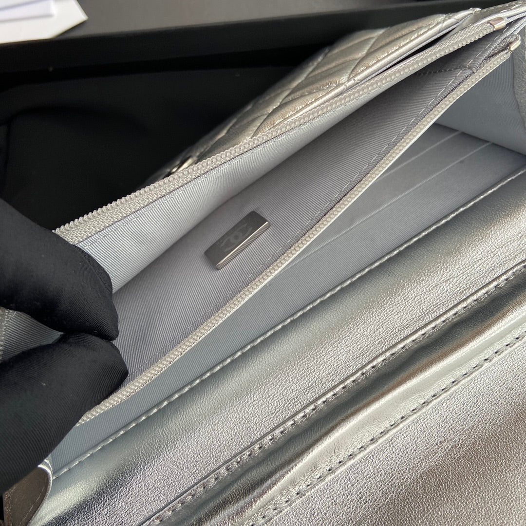 CC Woc 20cm Silver Metalic Calfskin Silver Hardware mysite