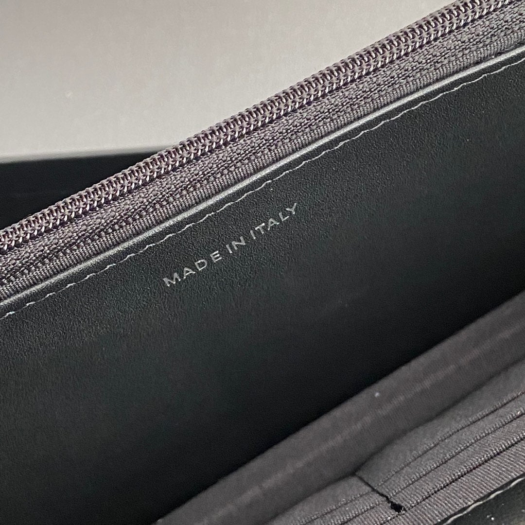 CC Woc 20cm Black Patent Calfskin Silver Hardware mysite