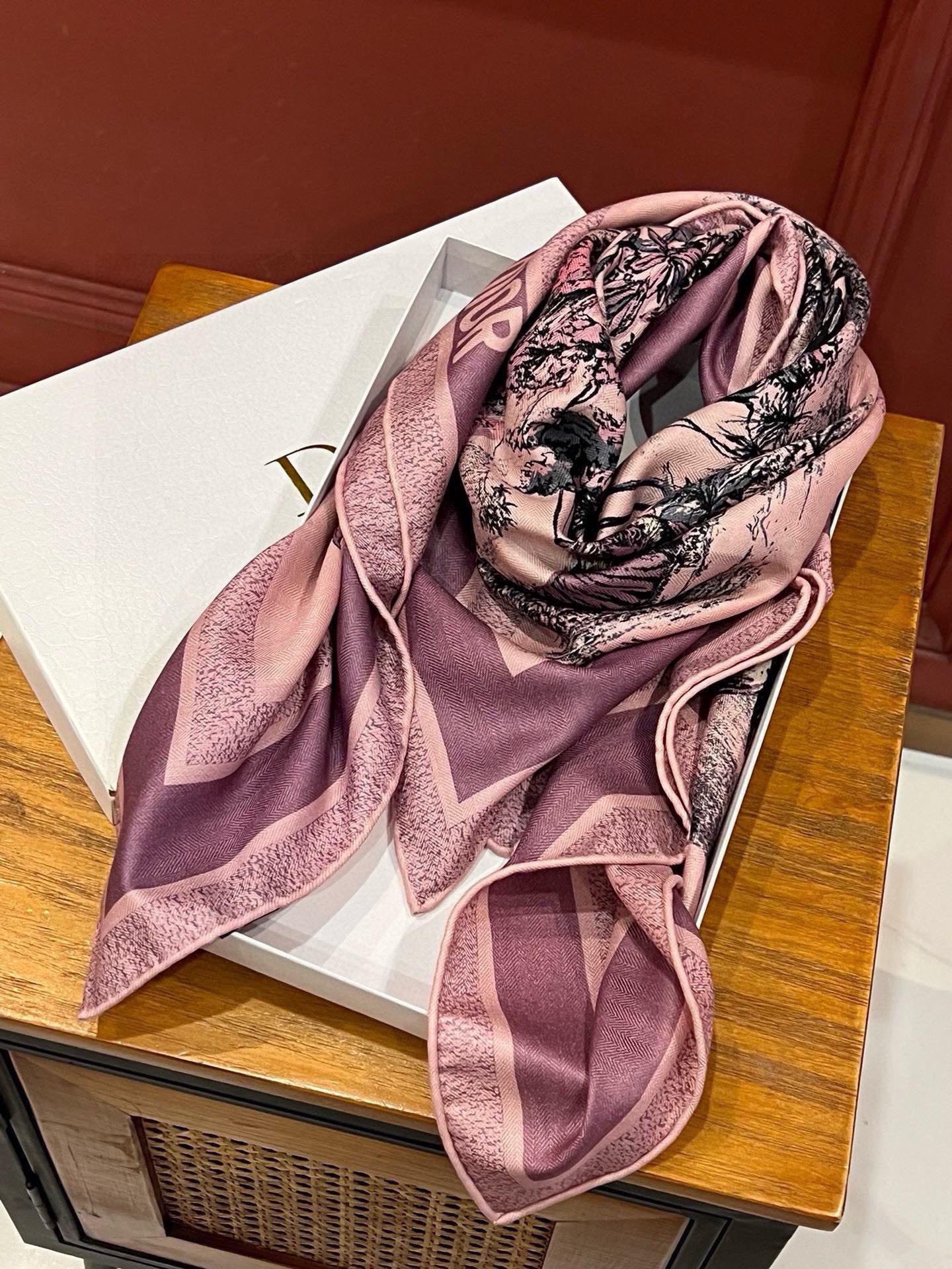 SQUARE SCARF 110 CM IN COLORFUL SILK VELEVET 389724 mysite