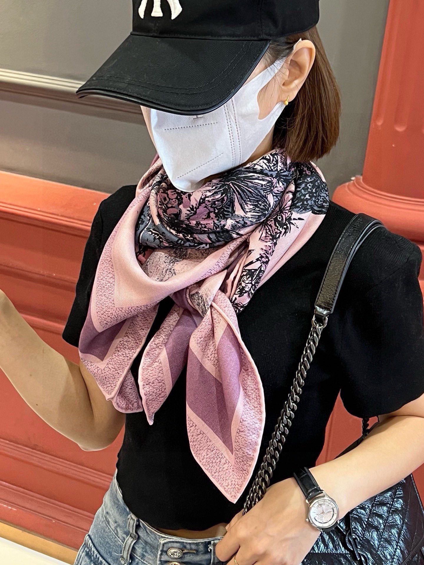 SQUARE SCARF 110 CM IN COLORFUL SILK VELEVET 389724 mysite