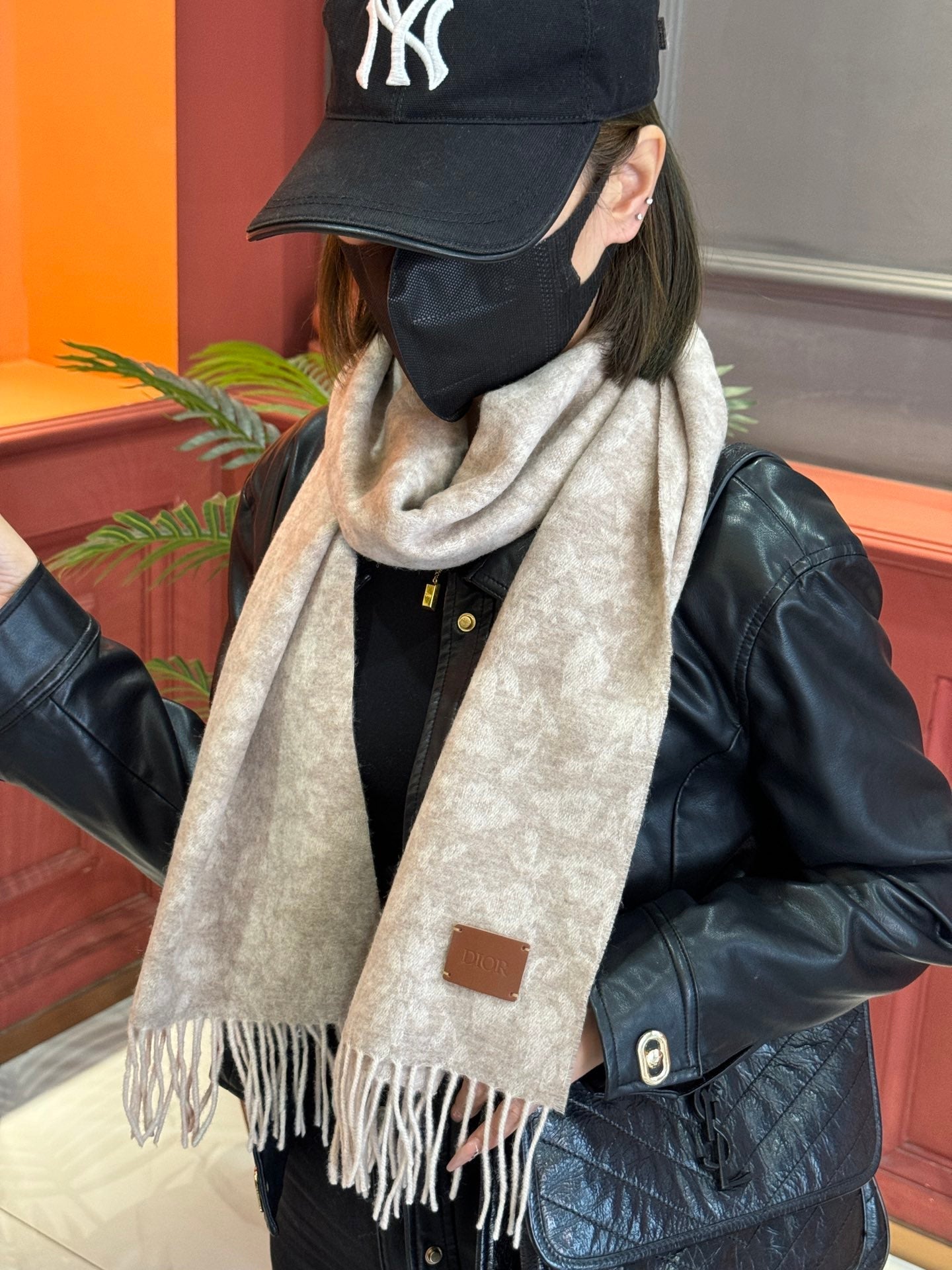 SCARF 180 CM IN ECRU TAN MONOGRAM CASHMERE 394644 mysite