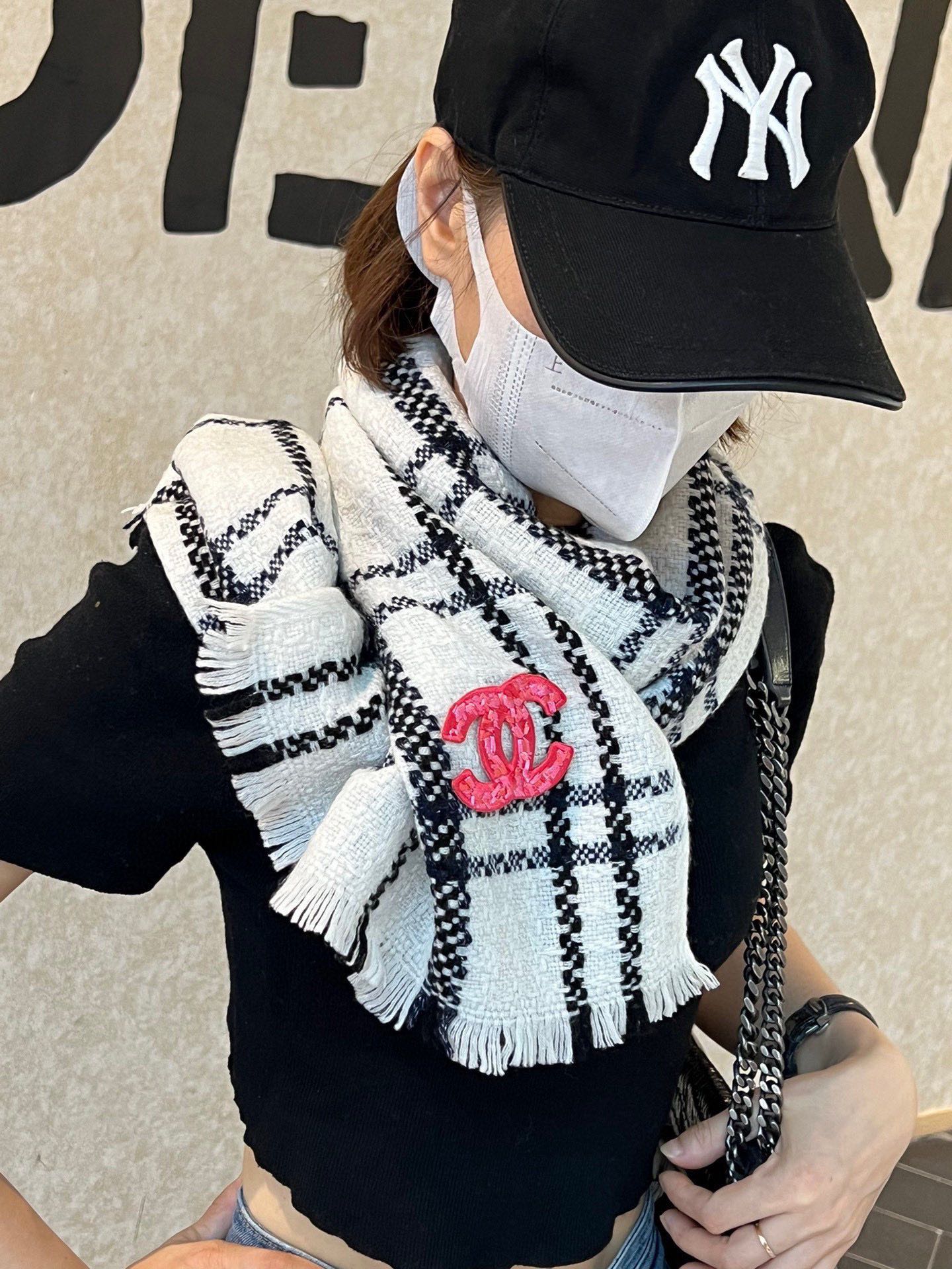 SCARF 190 CM IN WHITE MIX BLACK CASHMERE WITH RED LOGO 396472 mysite