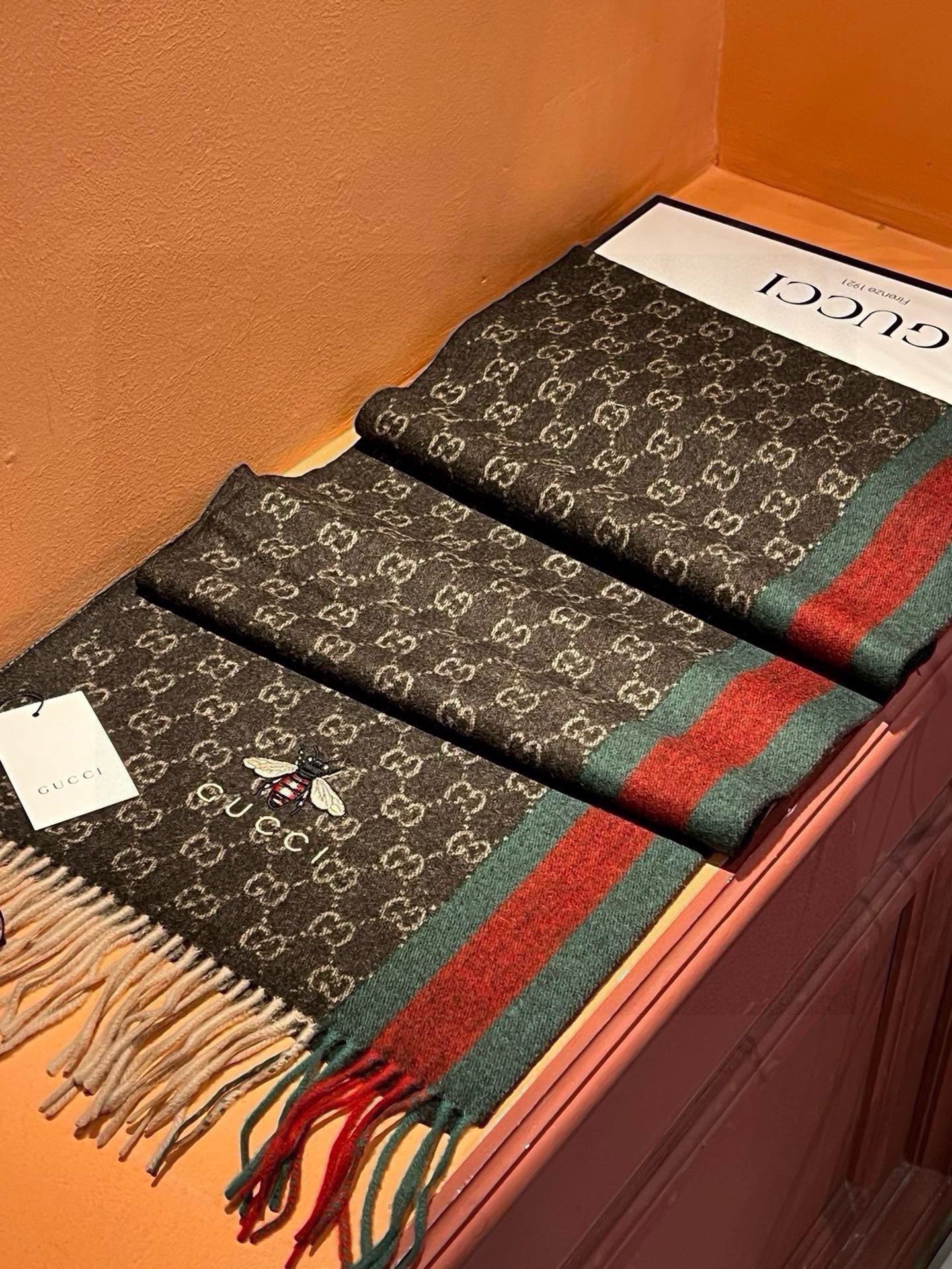 SCARF 180 CM IN CAROB BROWN CASHMERE WITH BEE PATTERN 396475 mysite