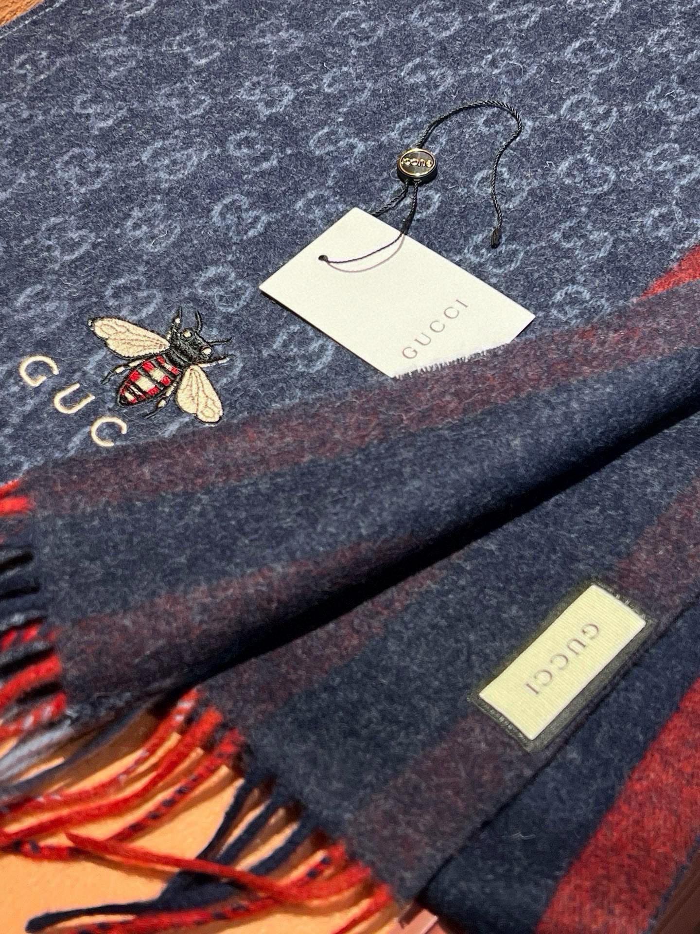 SCARF 180 CM IN NAVY BLUE CASHMERE WITH BEE PATTERN 396476 mysite