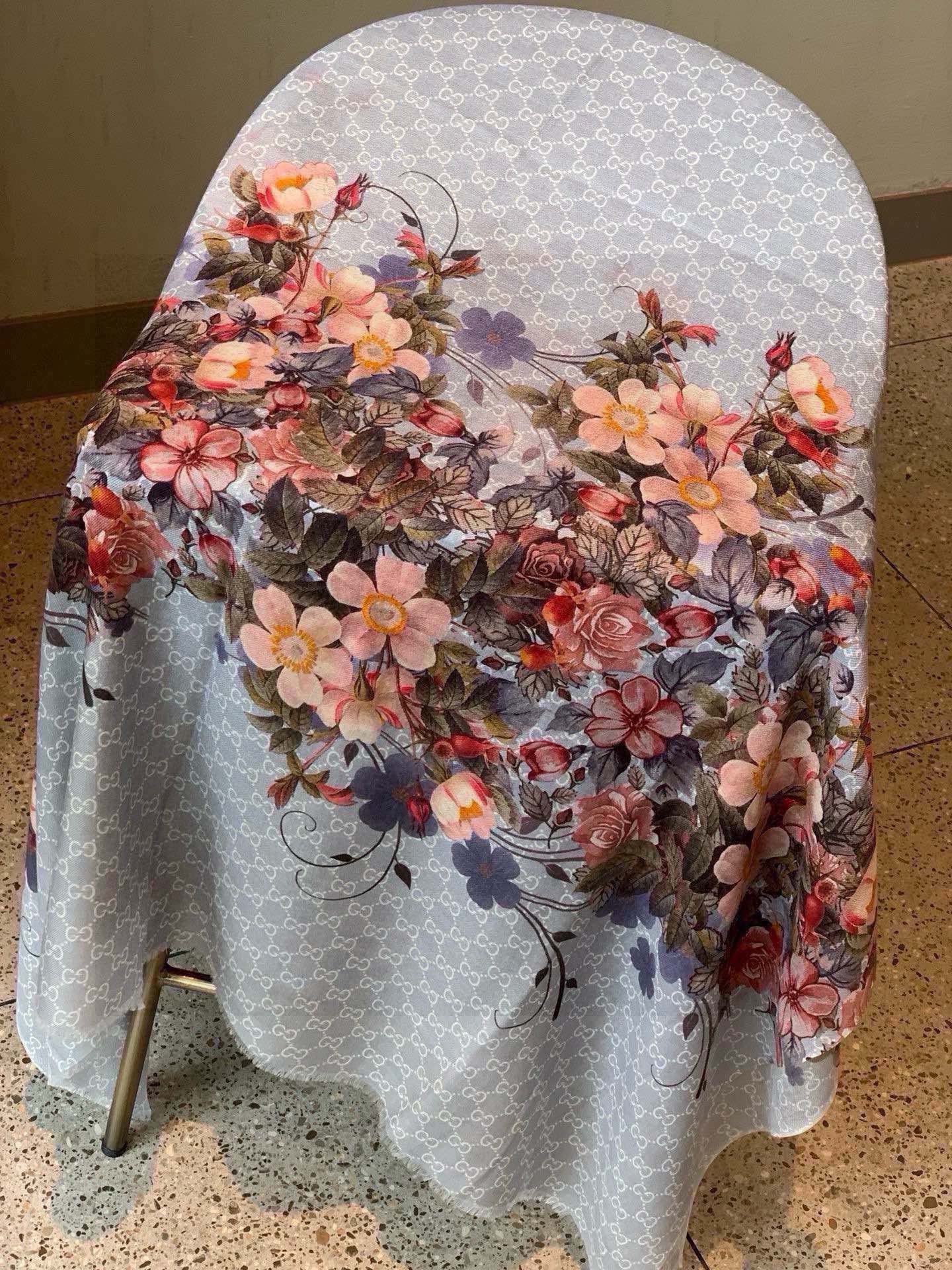 SCARF 200 CM IN DOVE GRAY CASHMERE WITH COLORFUL FLOWER 405255 mysite