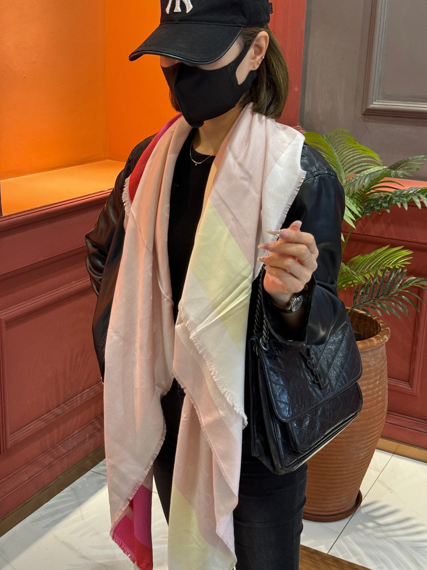 SHAWL 140 CM IN LIGHT PINK CASHMERE AND SILK 413801 mysite