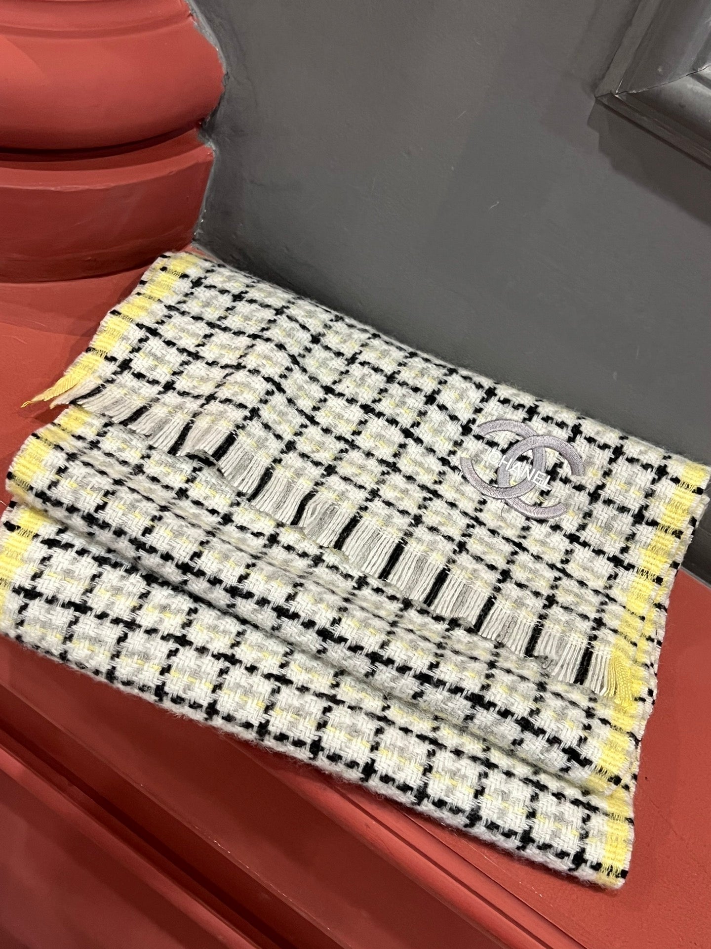 CC Scarf 190 CM In White Yellow With Black Plaid Cashmere 416805 mysite