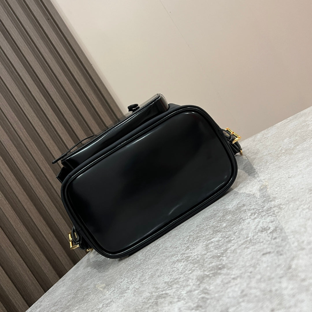 BACKPACK 25 IN BLACK RE-NYLON AND GLOSSY CALFSKIN GOLD HARDWARE mysite