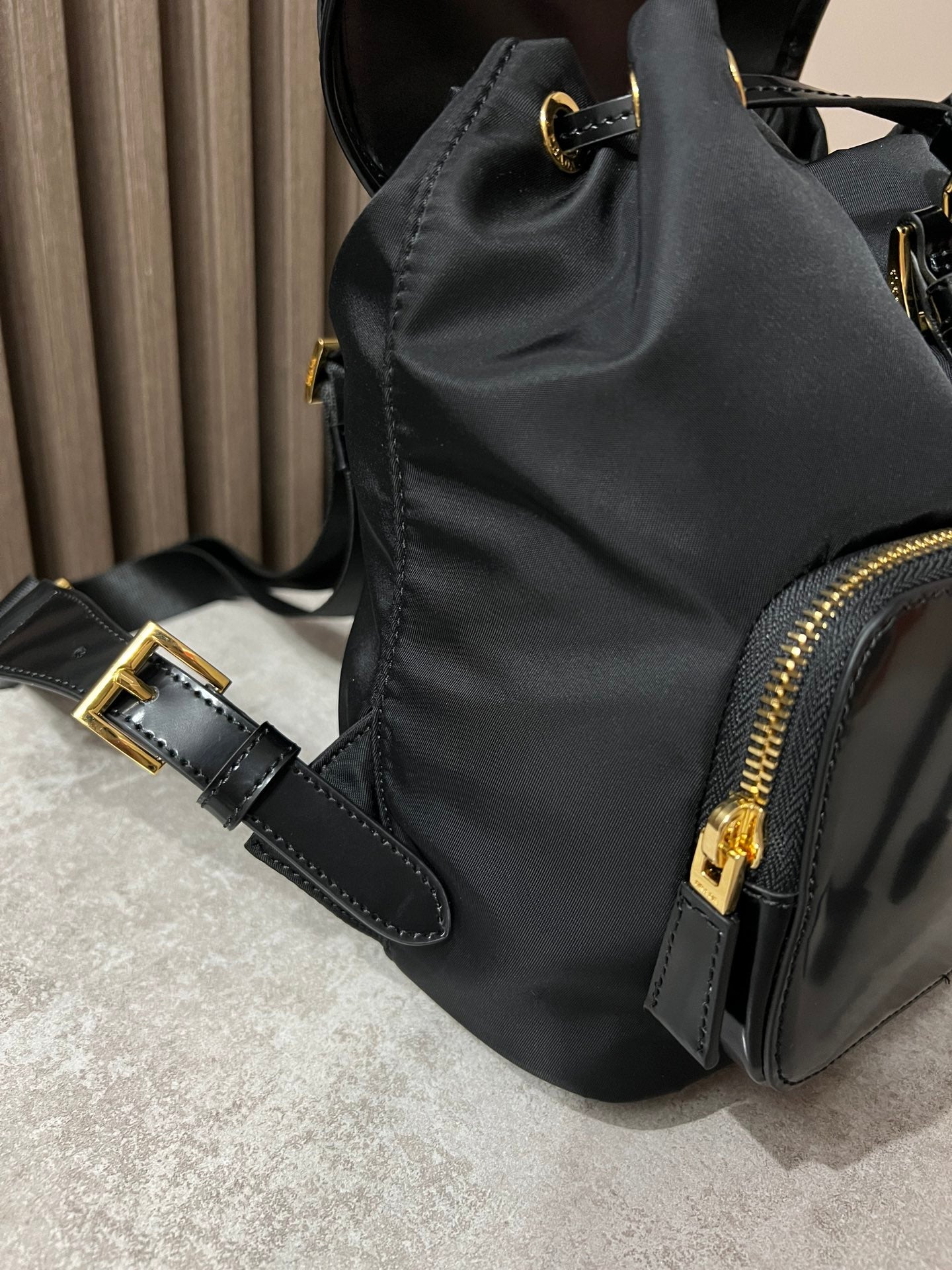 BACKPACK 25 IN BLACK RE-NYLON AND GLOSSY CALFSKIN GOLD HARDWARE mysite