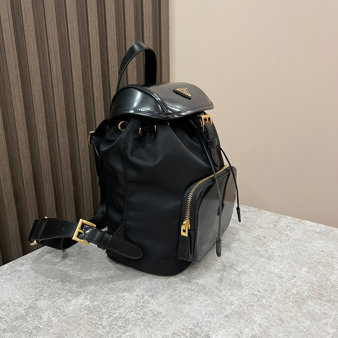 BACKPACK 25 IN BLACK RE-NYLON AND GLOSSY CALFSKIN GOLD HARDWARE mysite