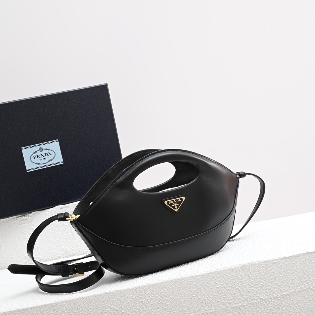 DUMPLING BAG 30 IN BLACK CALFSKIN mysite