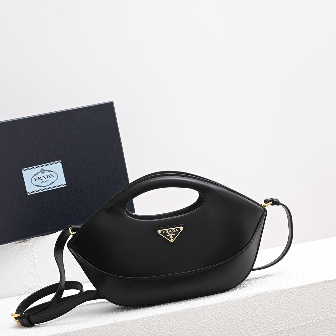 DUMPLING BAG 30 IN BLACK CALFSKIN mysite