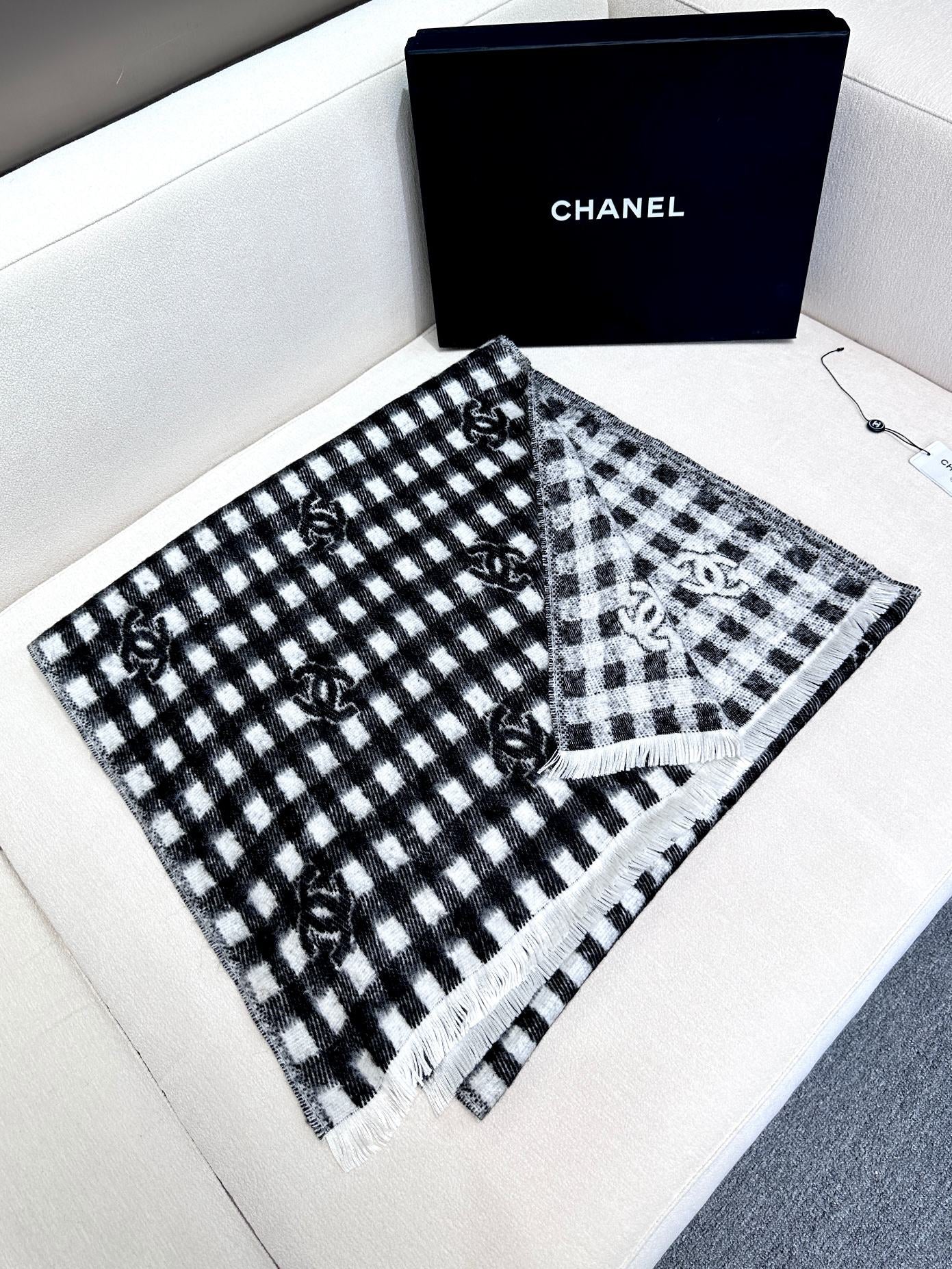 SCARF 190 CM IN BLACK MIX WHITE CARO CASHMERE AND WOOL 390944 mysite