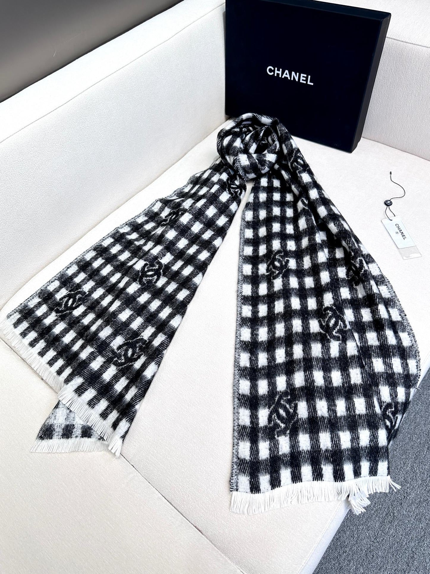 SCARF 190 CM IN BLACK MIX WHITE CARO CASHMERE AND WOOL 390944 mysite