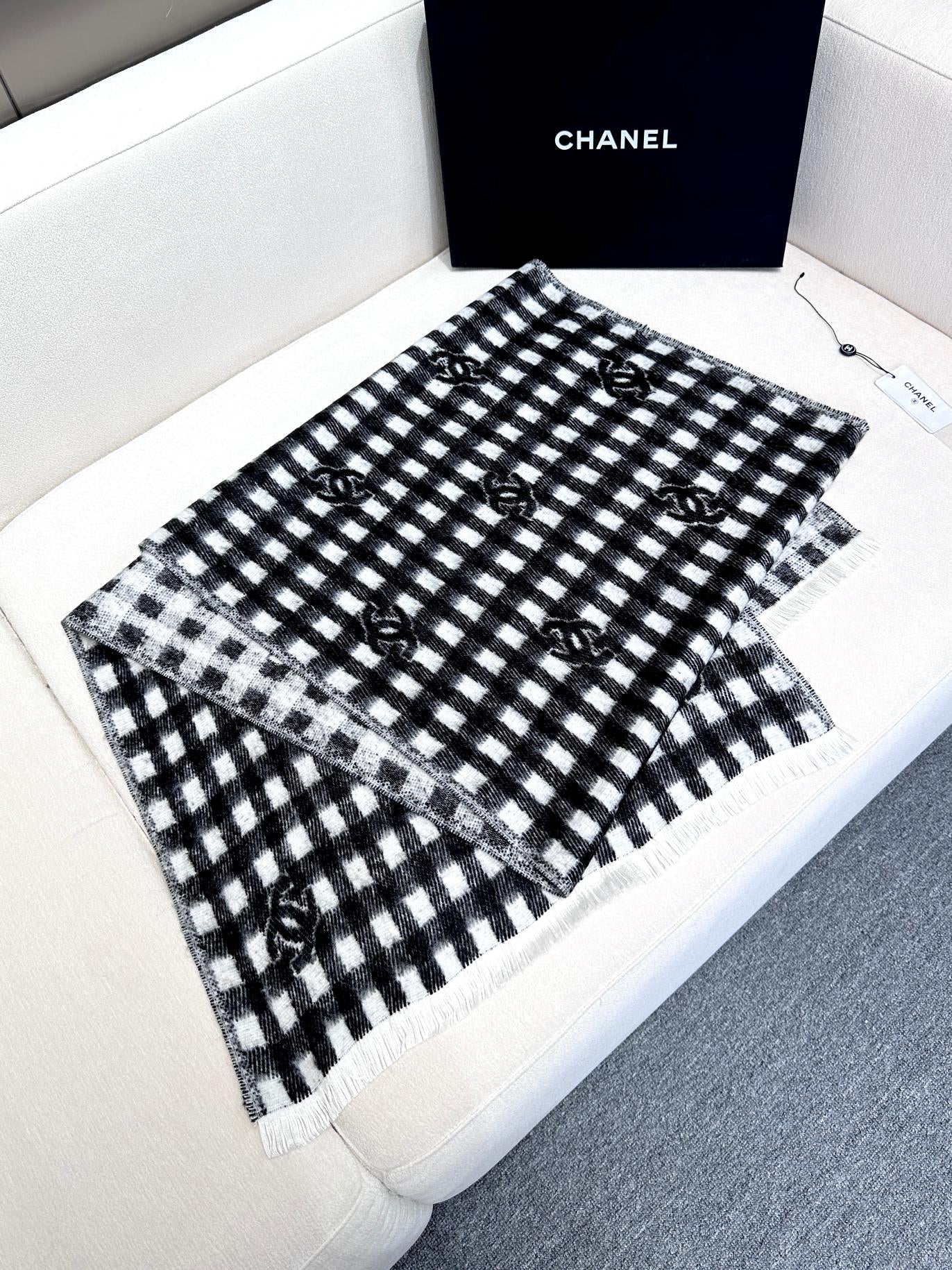 SCARF 190 CM IN BLACK MIX WHITE CARO CASHMERE AND WOOL 390944 mysite