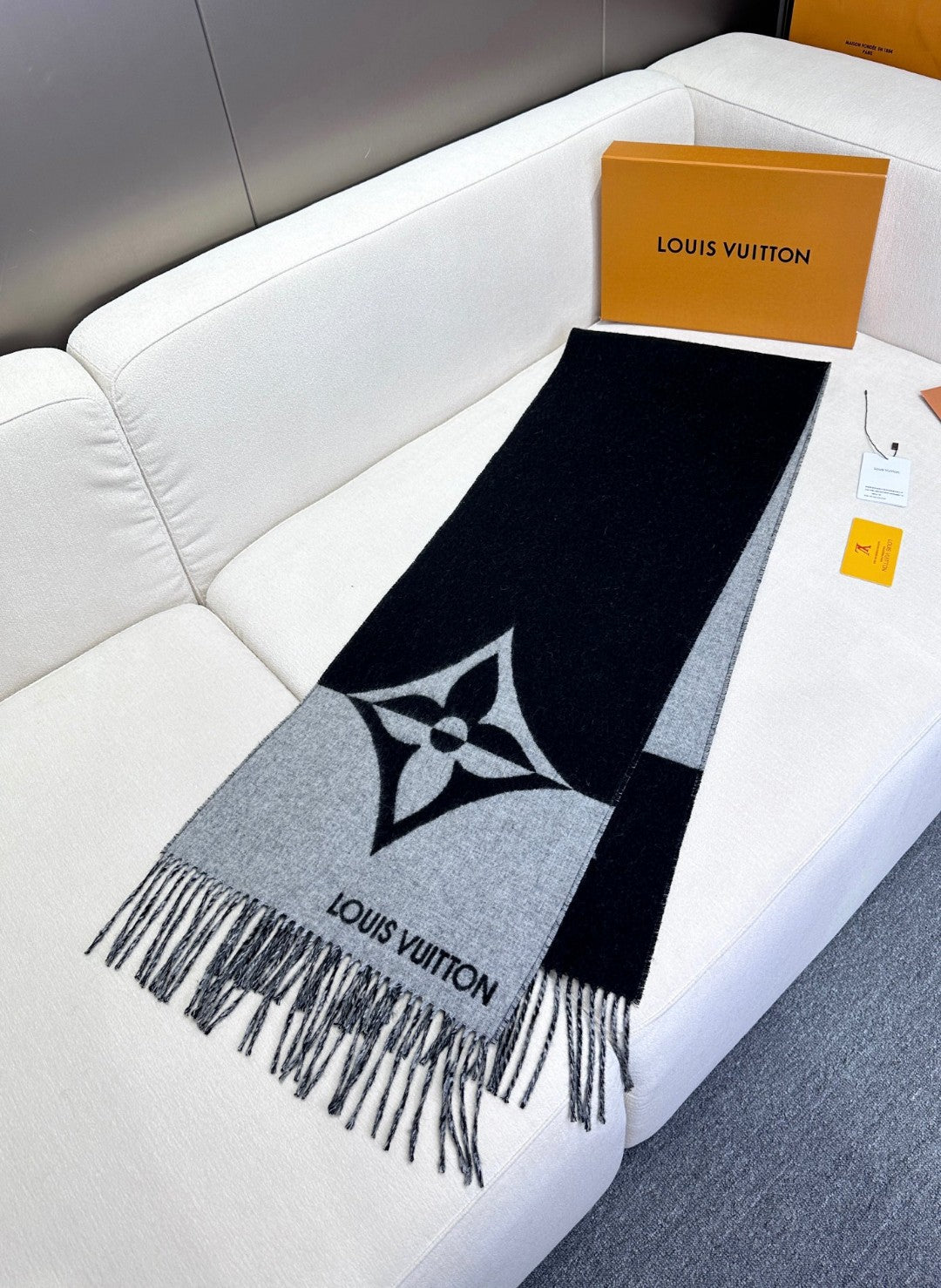 GRAPHIC DUAL SCARF 192 CM IN BLACK MIX LIGHT GRAY WOOL AND CASHMERE 396435 mysite