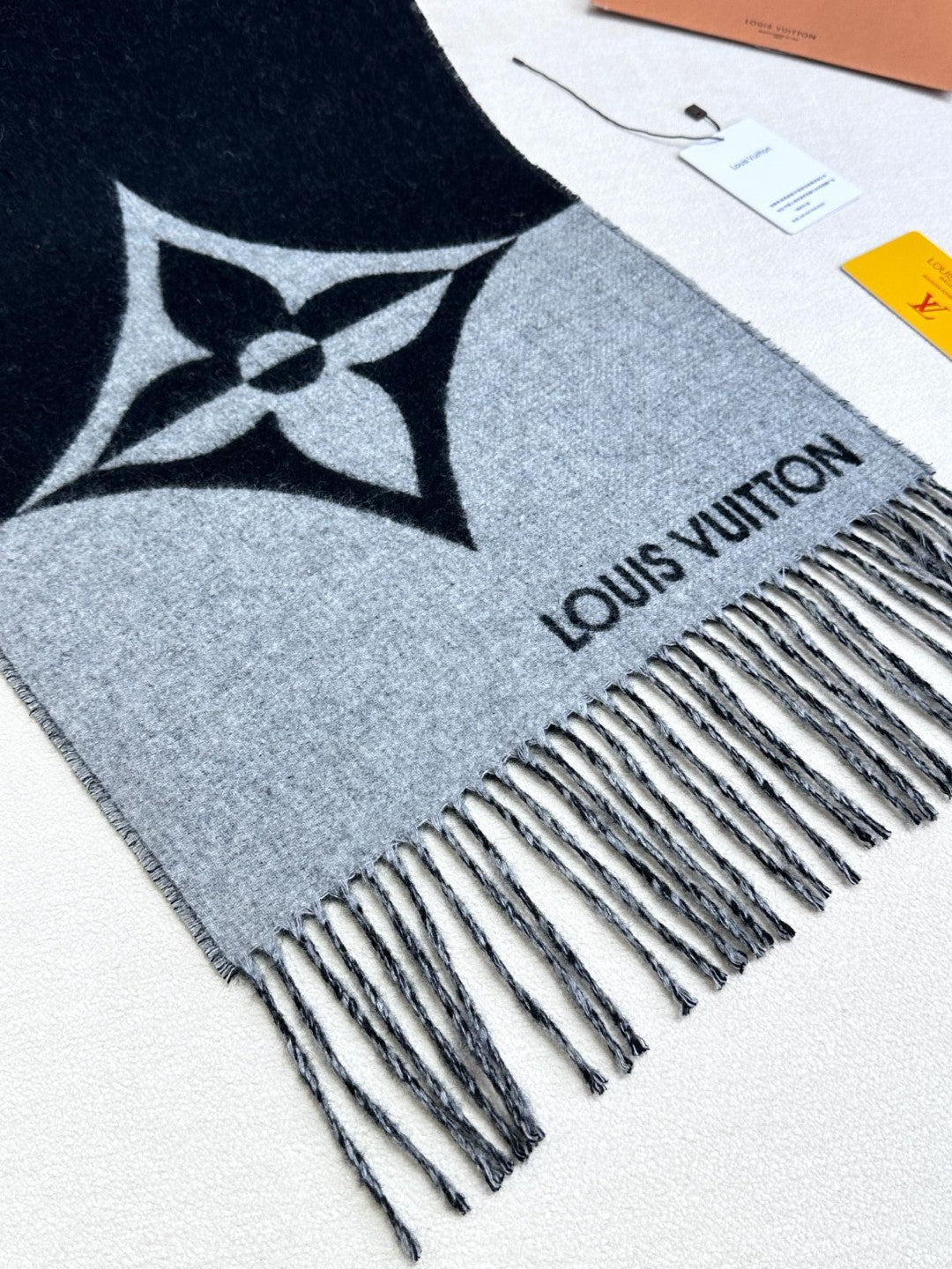 GRAPHIC DUAL SCARF 192 CM IN BLACK MIX LIGHT GRAY WOOL AND CASHMERE 396435 mysite