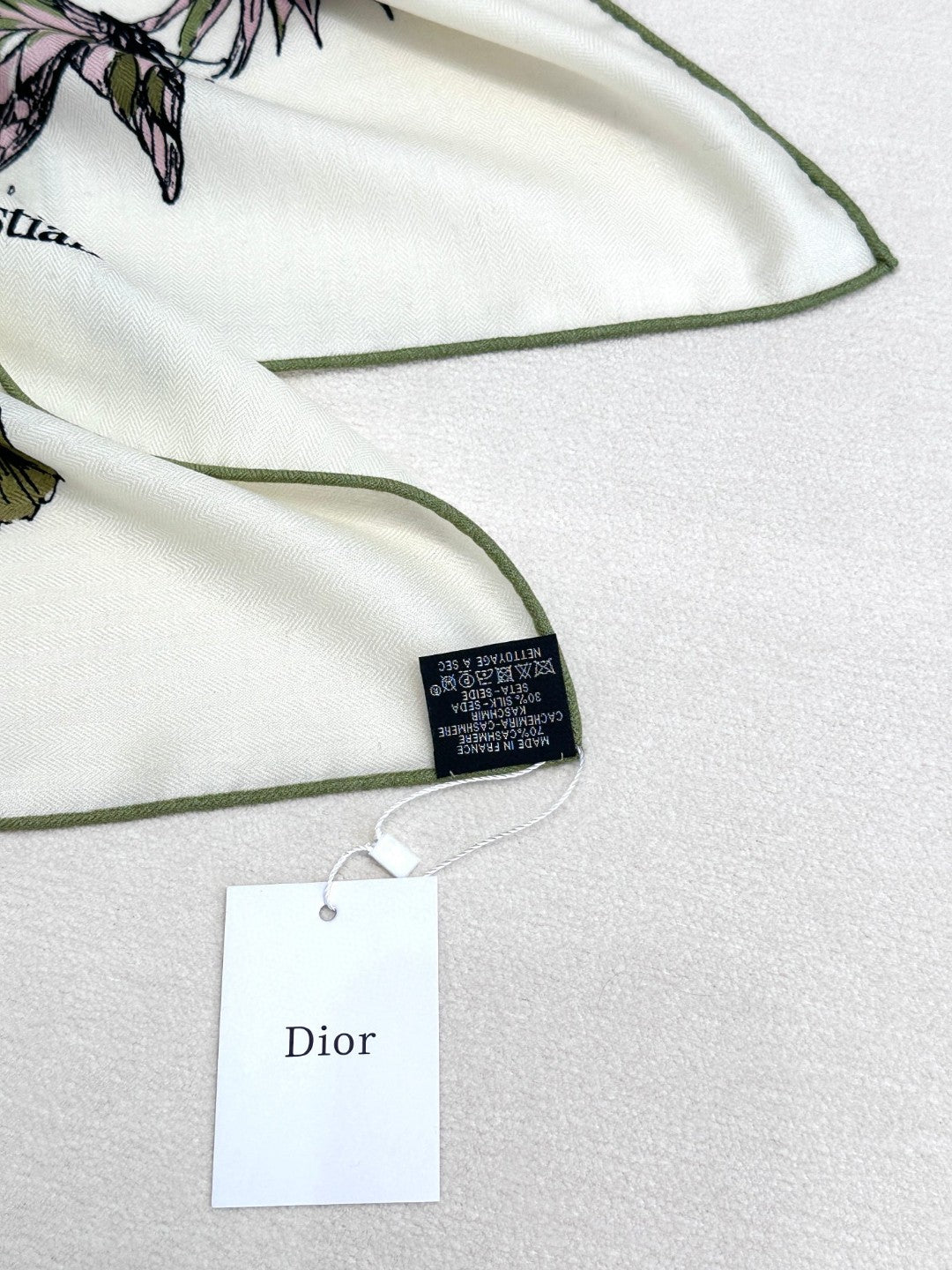 SQUARE SCARF 140 CM IN COLORFUL CASHMERE AND SILK 403836 mysite