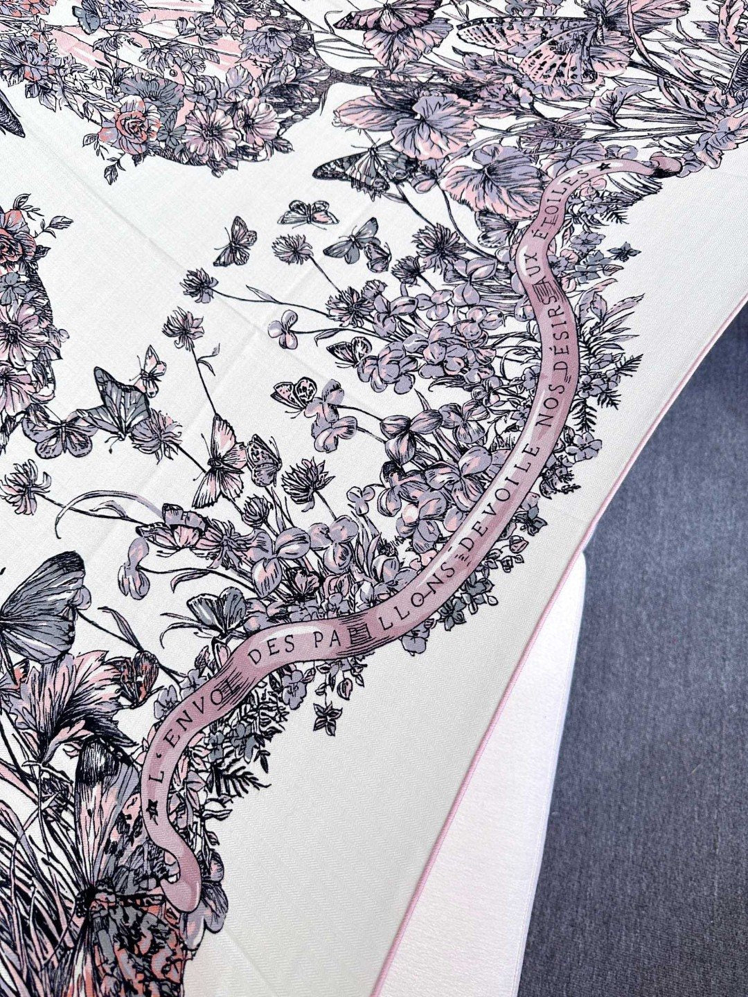 SQUARE SCARF 140 CM IN COLORFUL CASHMERE AND SILK 403837 mysite