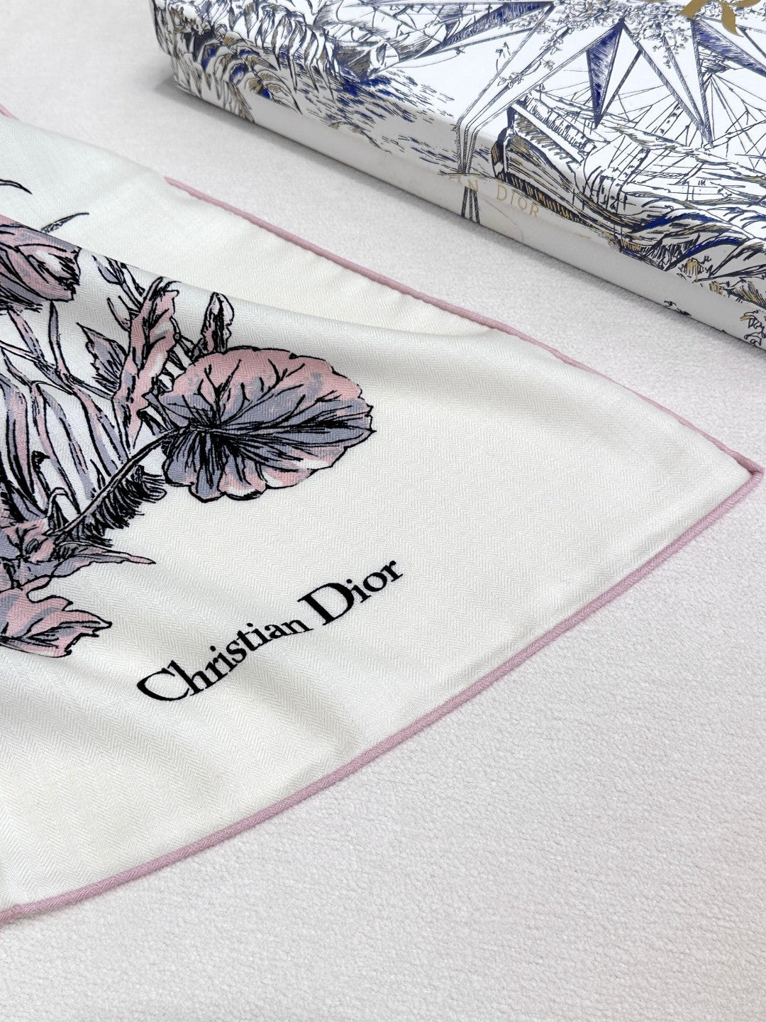 SQUARE SCARF 140 CM IN COLORFUL CASHMERE AND SILK 403837 mysite