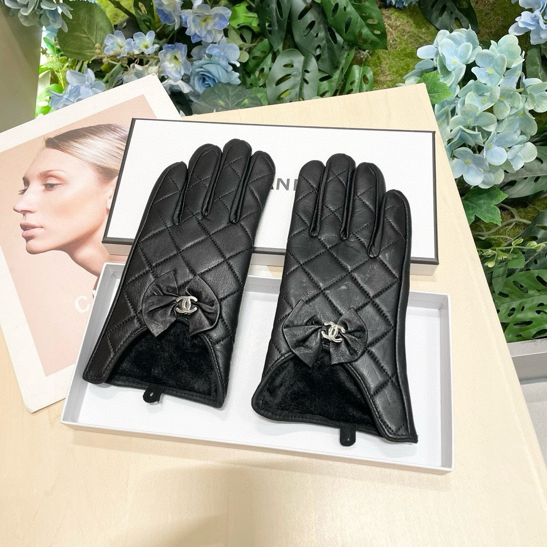 GLOVES IN BLACK LAMBSKIN 462417 mysite
