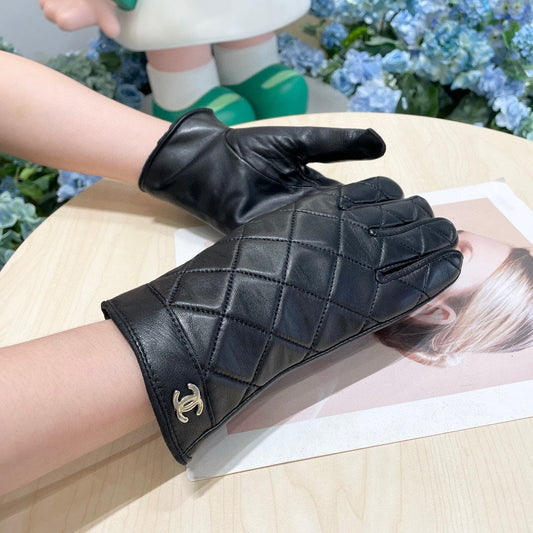 GLOVES IN BLACK CALFSKIN 462420 mysite
