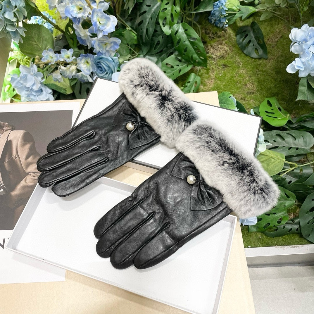 GLOVES IN BLACK LAMBSKIN WITH RABBIT FUR 465072 mysite