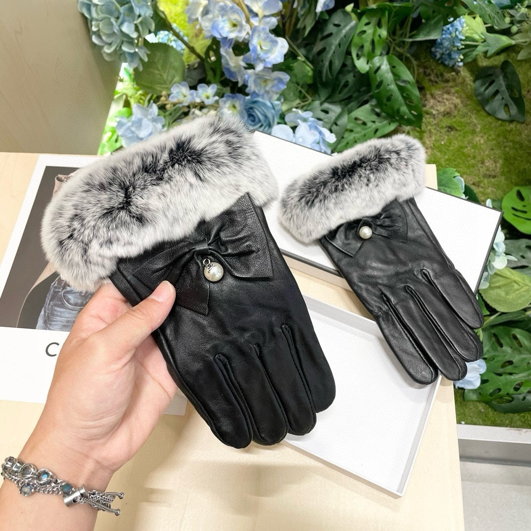 GLOVES IN BLACK LAMBSKIN WITH RABBIT FUR 465072 mysite