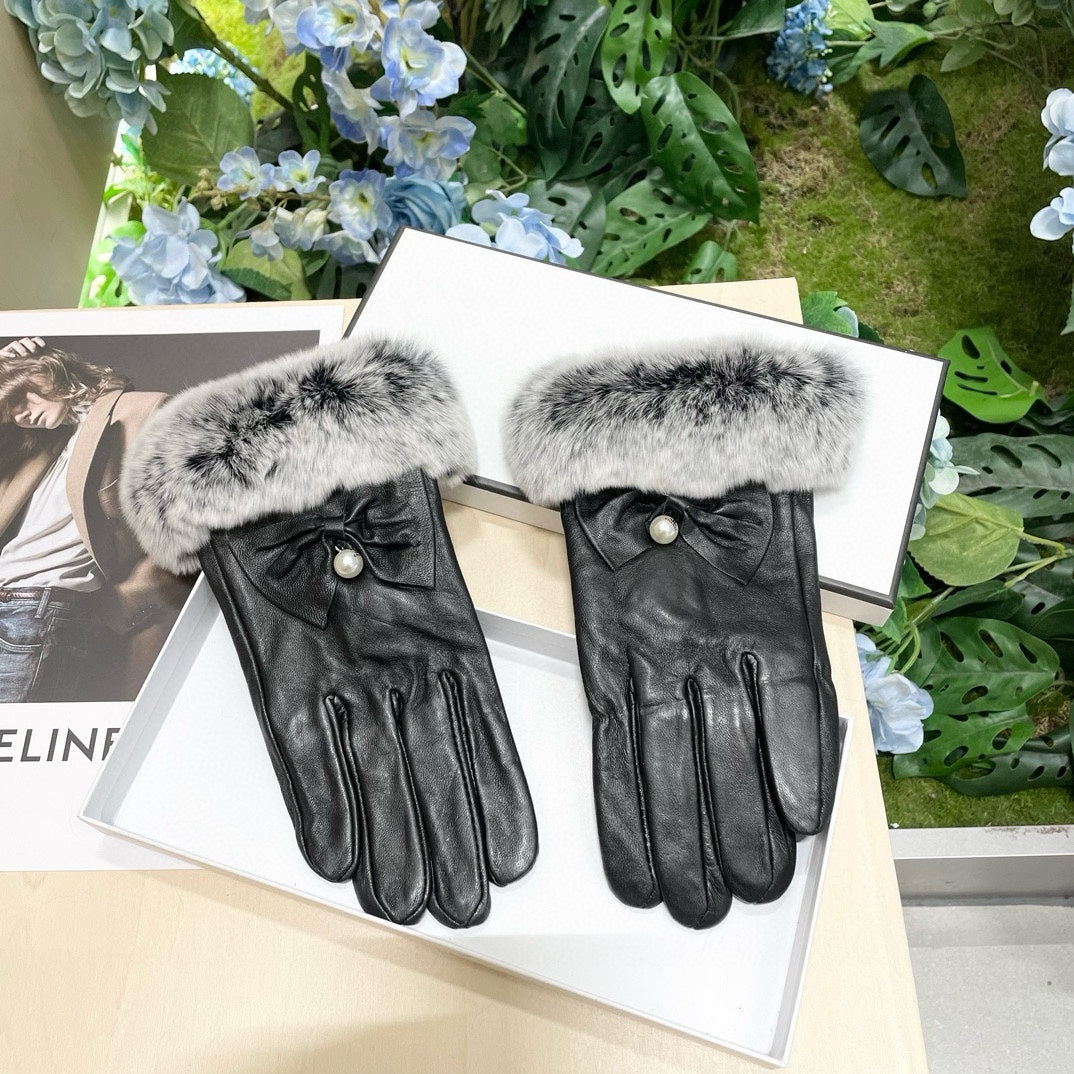 GLOVES IN BLACK LAMBSKIN WITH RABBIT FUR 465072 mysite