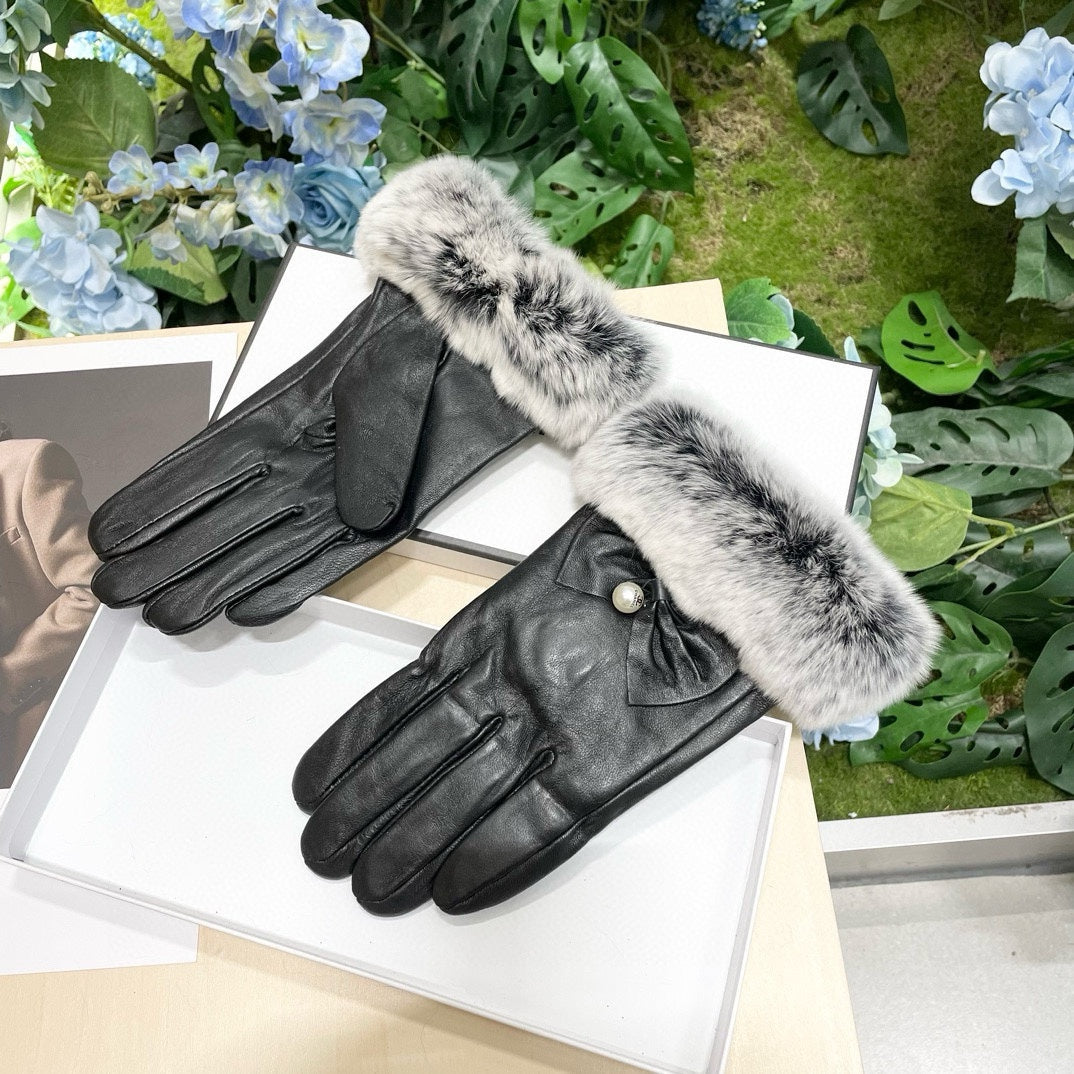 GLOVES IN BLACK LAMBSKIN WITH RABBIT FUR 465072 mysite